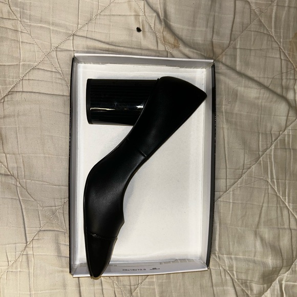 Black block Nine West heels gently used - Picture 3 of 3